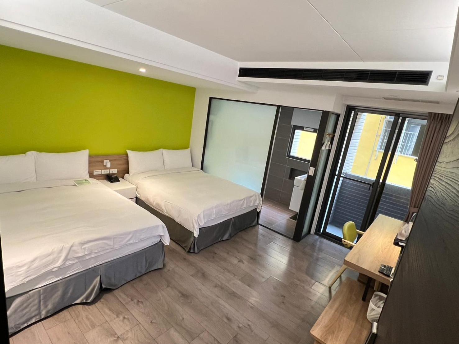 Greenight Hotel Тайджун Екстериор снимка